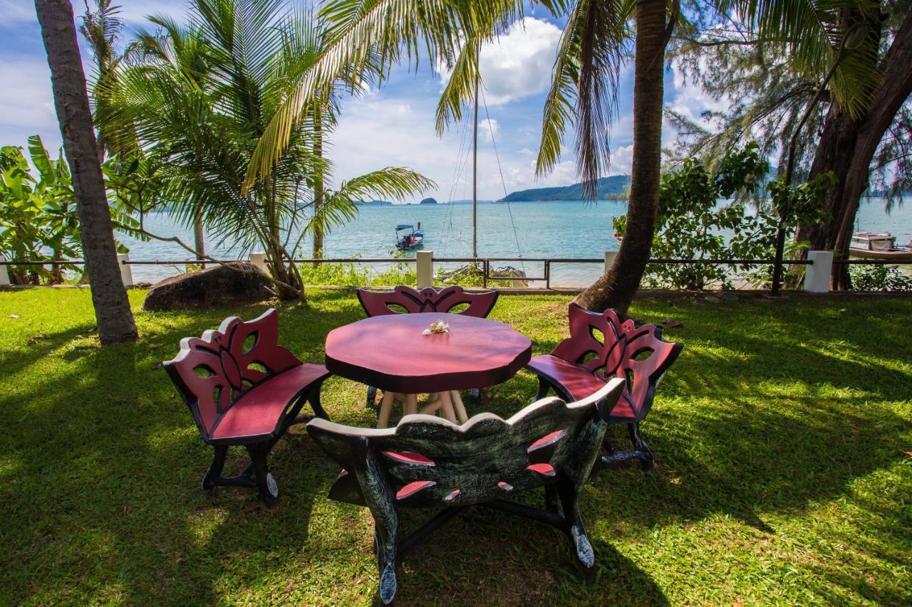 Villa Miracle Rawai Exterior foto